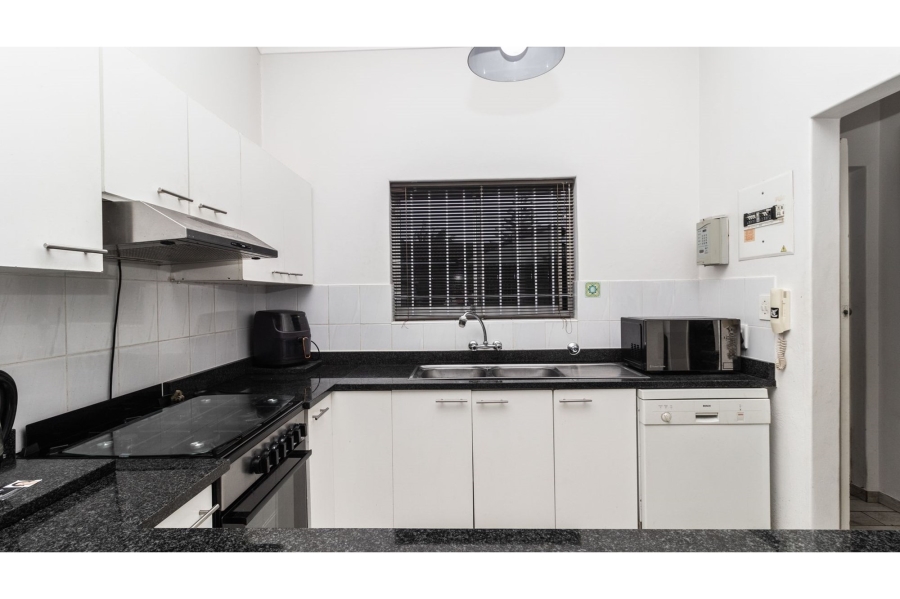2 Bedroom Property for Sale in Bloubergrant Western Cape